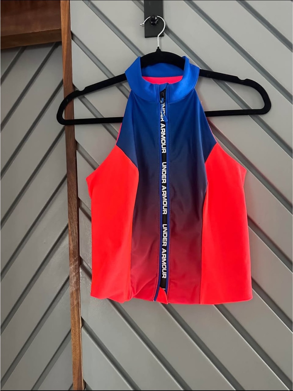 Under Armour Bright Pink and Royal Blue Zip-Up Athletic Crop Tank